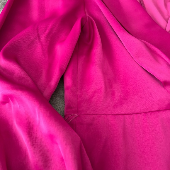 Shawl Collar Long Sleeve Satin Dress Vince Camuto - Picture 15 of 16